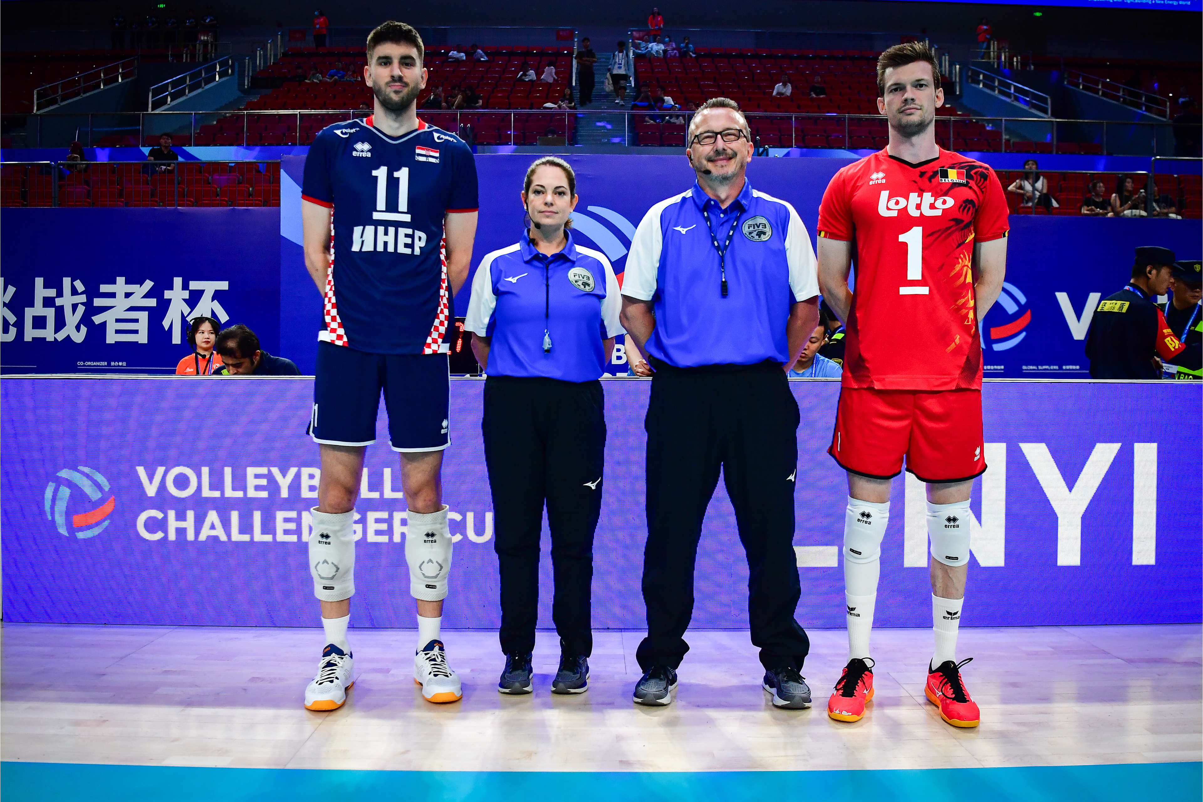 比利时队惊险击败对手晋级四强