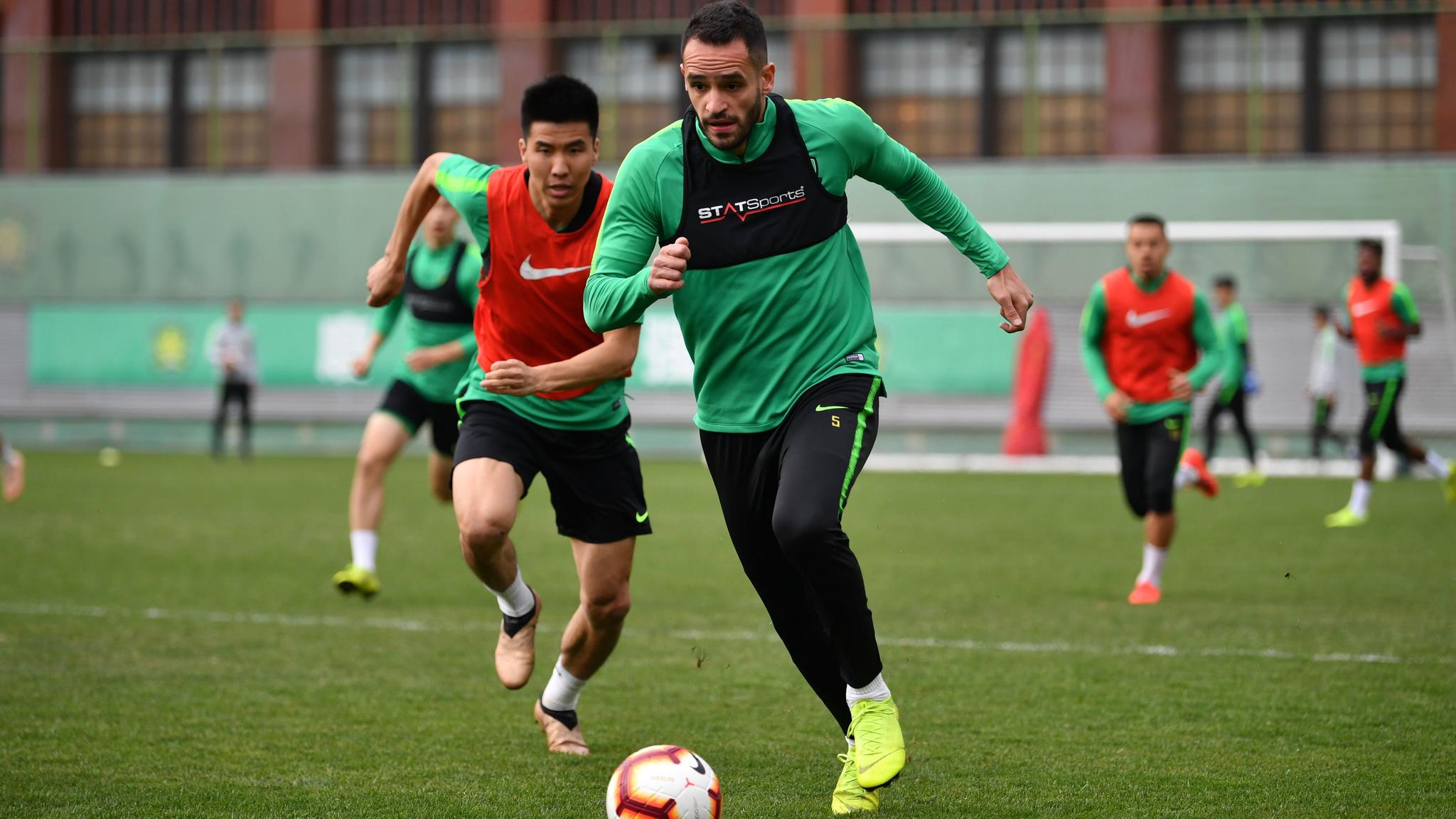 青岛黄海主场胜河北华夏幸福，实现主场保持优势的简单介绍