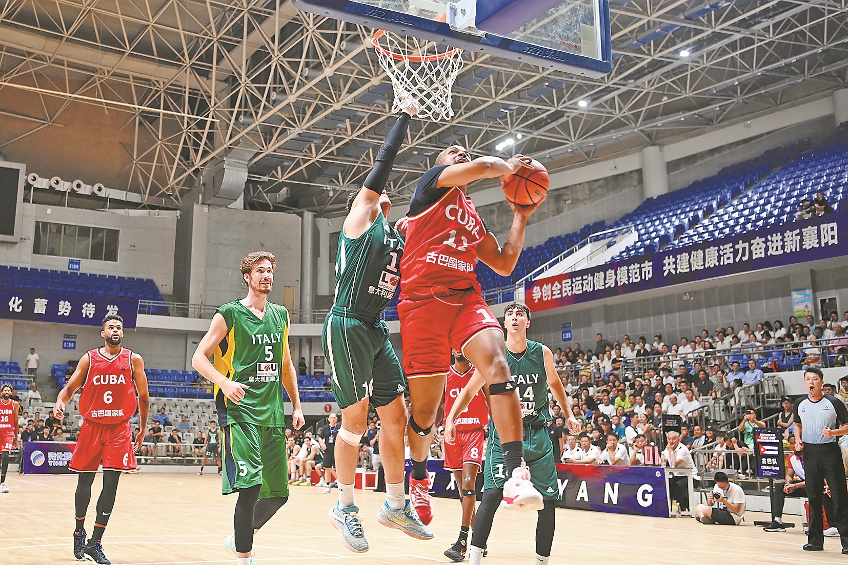 米兰体育网页版登录入口-篮球明星在国际舞台上获得荣誉