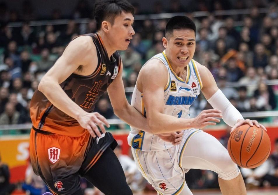 热门篮球对决成为体育界焦点