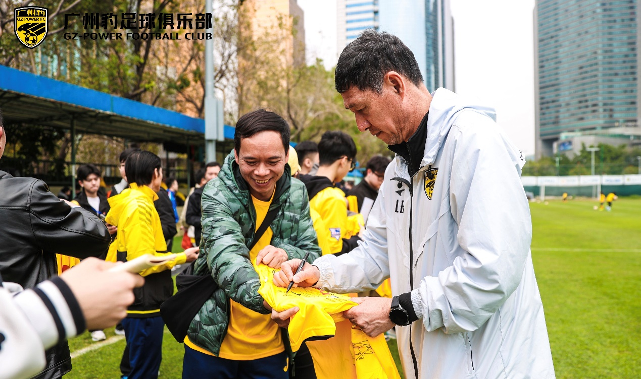 球队全力投入备战，为新赛季努力