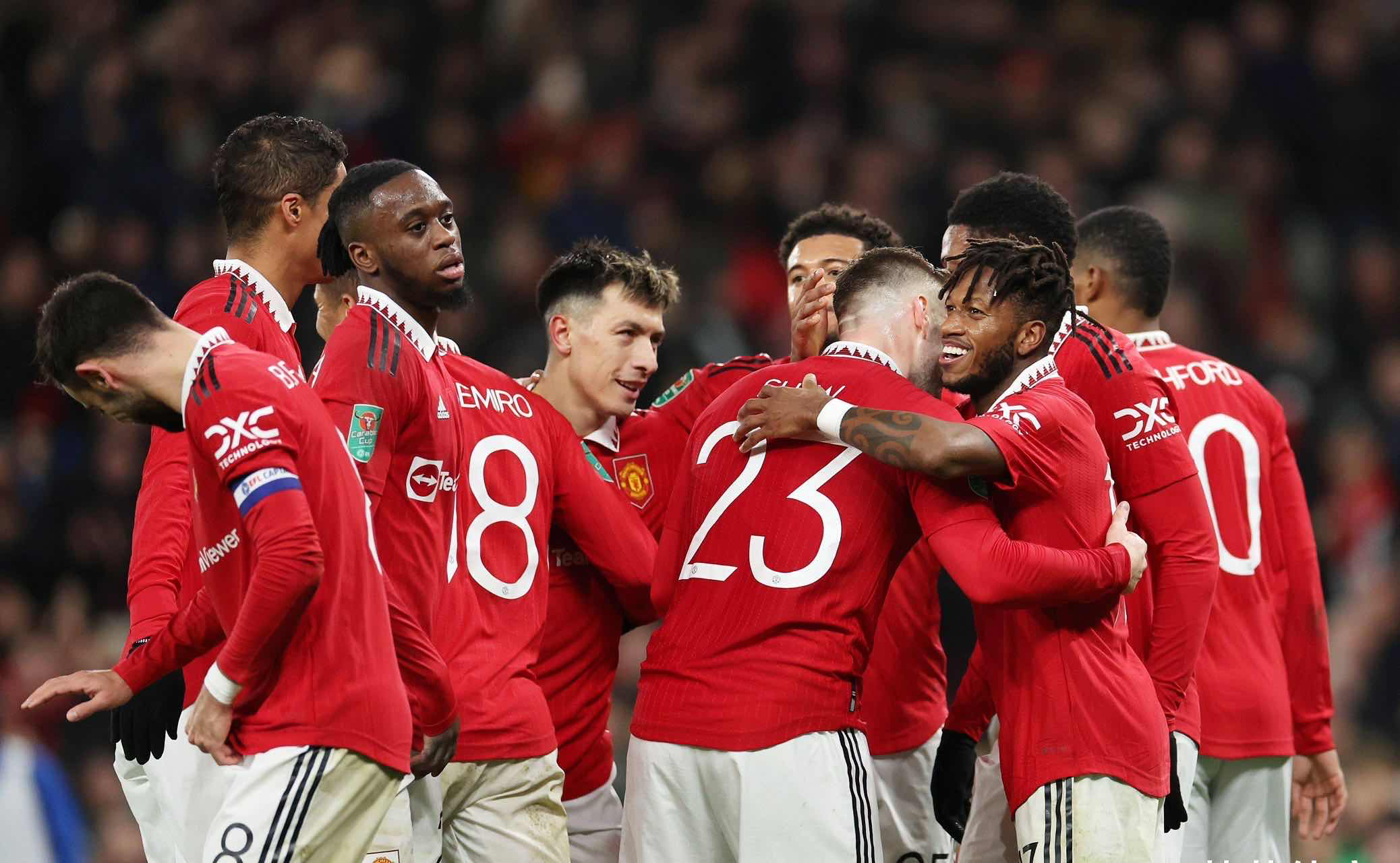 米兰体育网页版入口-包含欧洲足球盛宴继续燃烧，队伍展现团结力量的词条