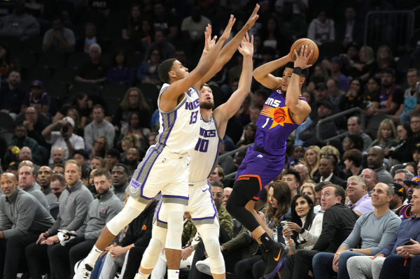 米兰体育网站入口-关于猛龙成功击败强敌，展现出色团队实力的信息