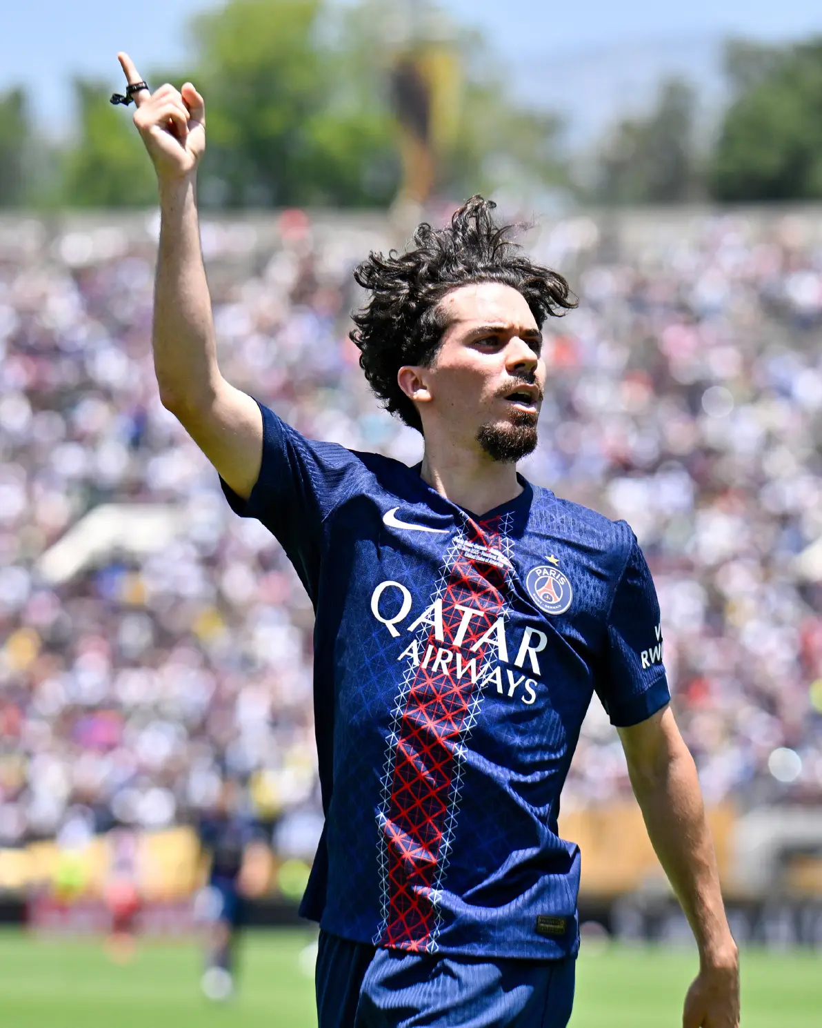 巴黎圣日耳曼奋力迎战拜仁，强强对话的简单介绍