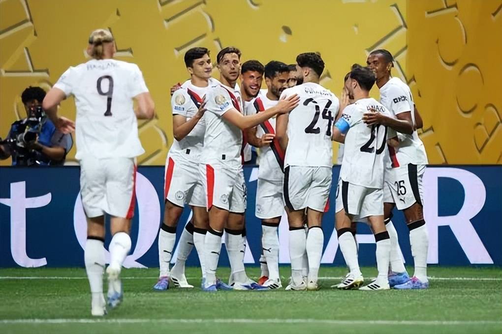 米兰体育活动-曼城球员发挥精彩，赢得胜利晋级