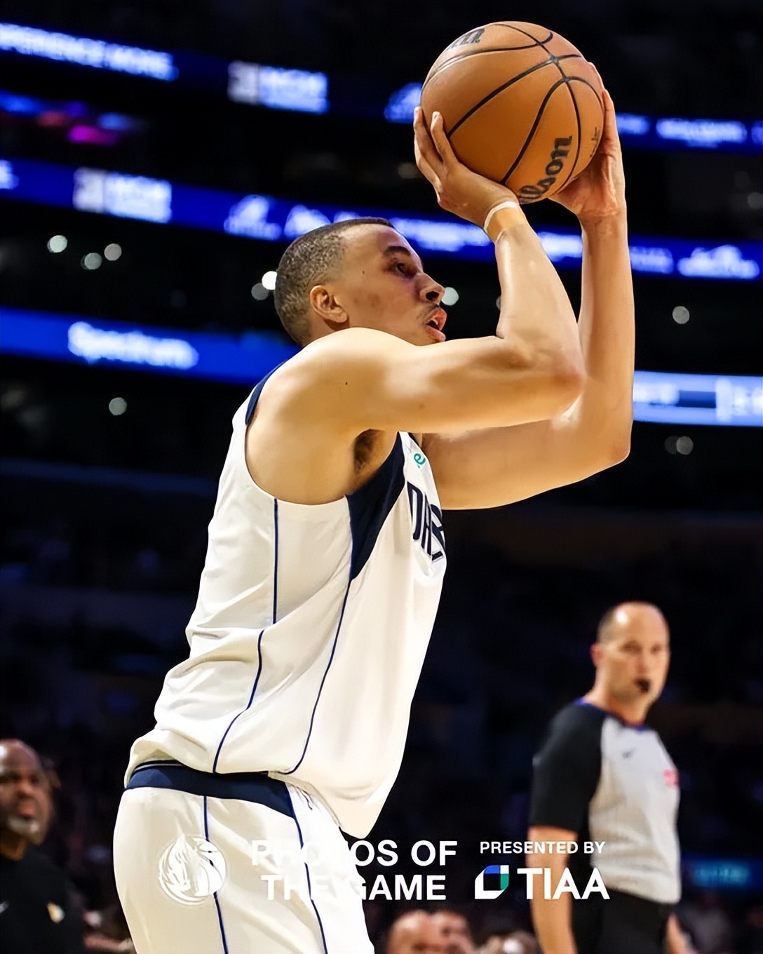 米兰体育电竞-独行侠队主教练晒出比赛战术图的简单介绍