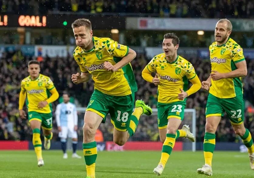 哈德斯菲尔德坚持在保级战线上拼搏的简单介绍