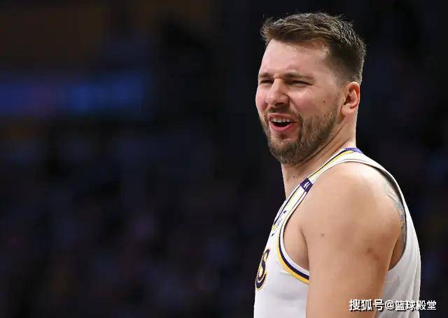 湖人遭遇灰熊阻击,未能取胜 湖人遭遇灰熊阻击,未能取胜