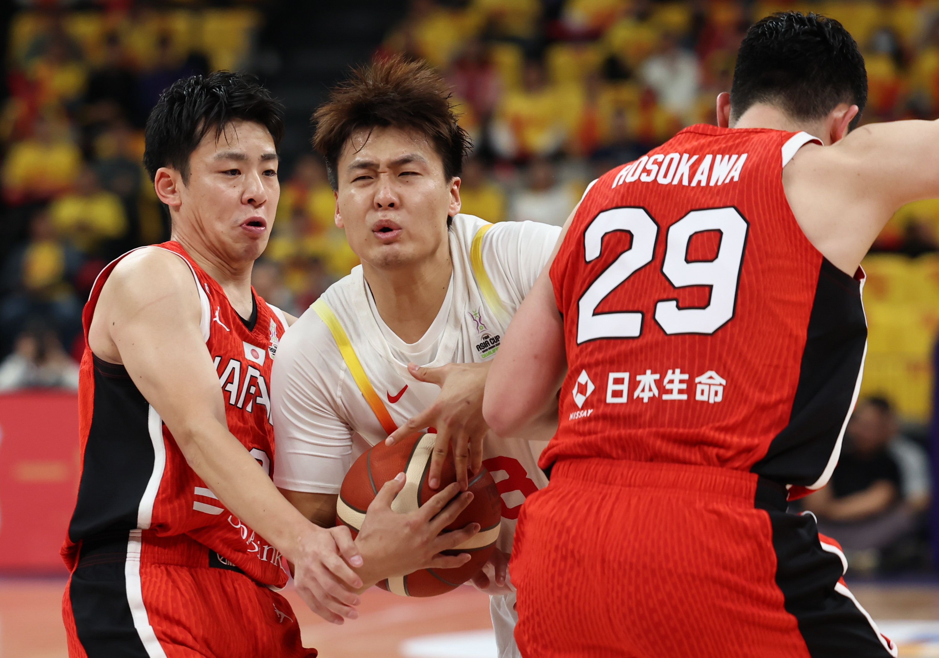 米兰体育培训-亚洲杯赛场上焦点对决备受瞩目